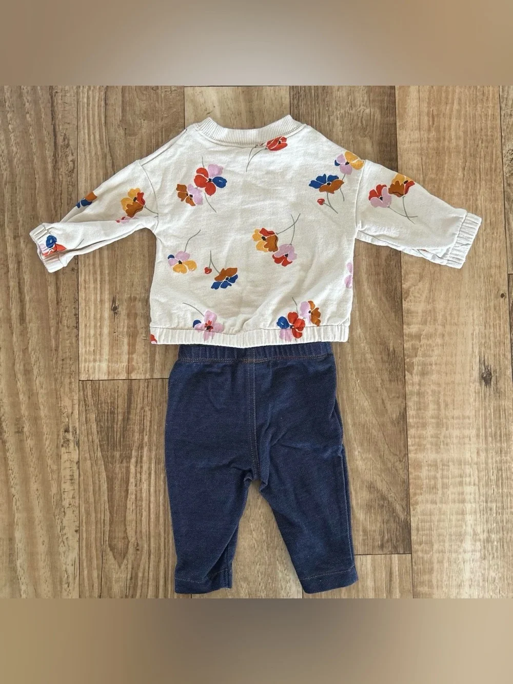 Carter’s Floral print long sleeve top and navy pants set size 3 mos